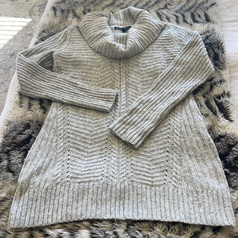 White House Black Market Tunic Sweater sz Med